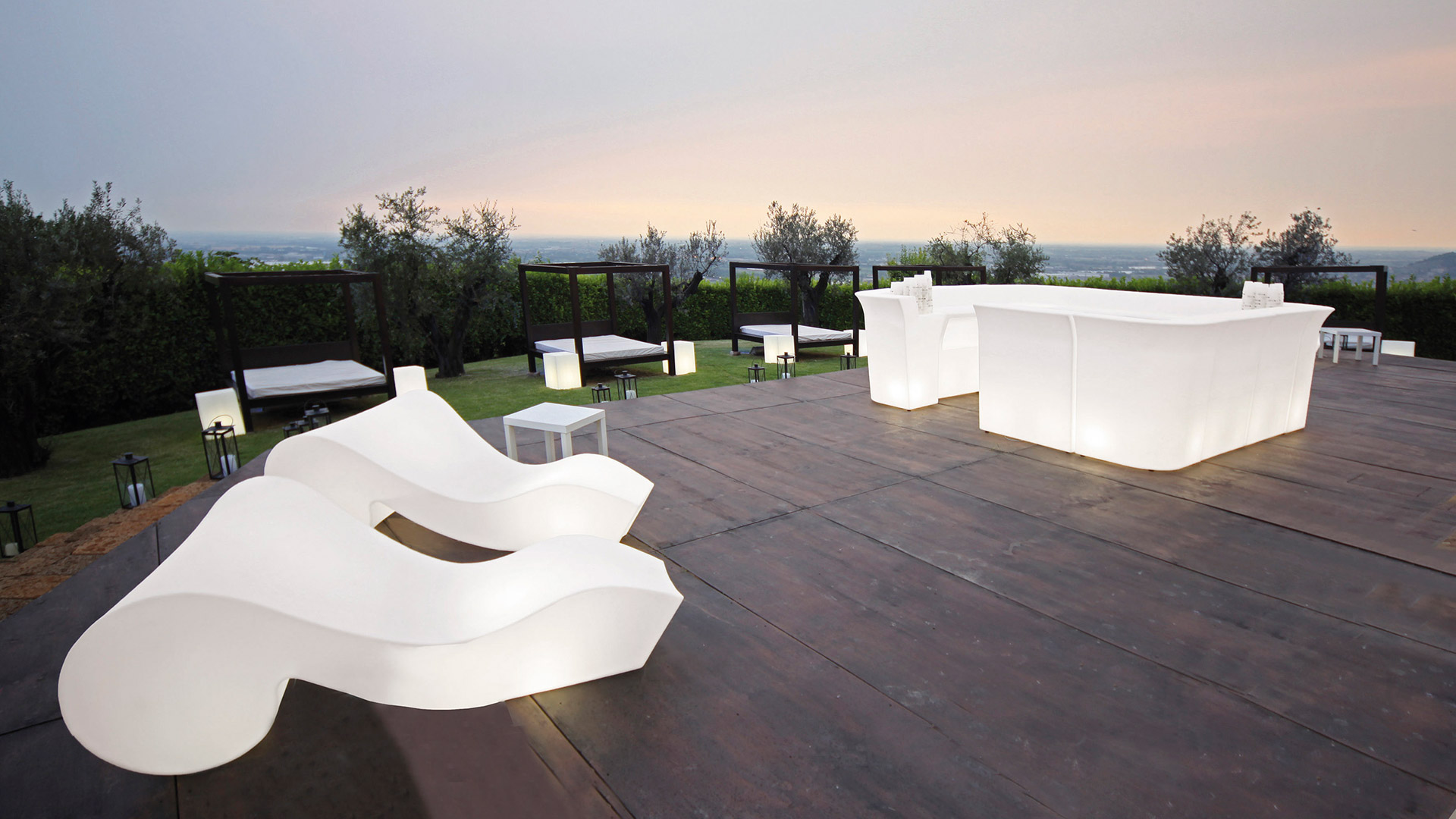 LED Bar und LED Möbel für Events zum Mieten
